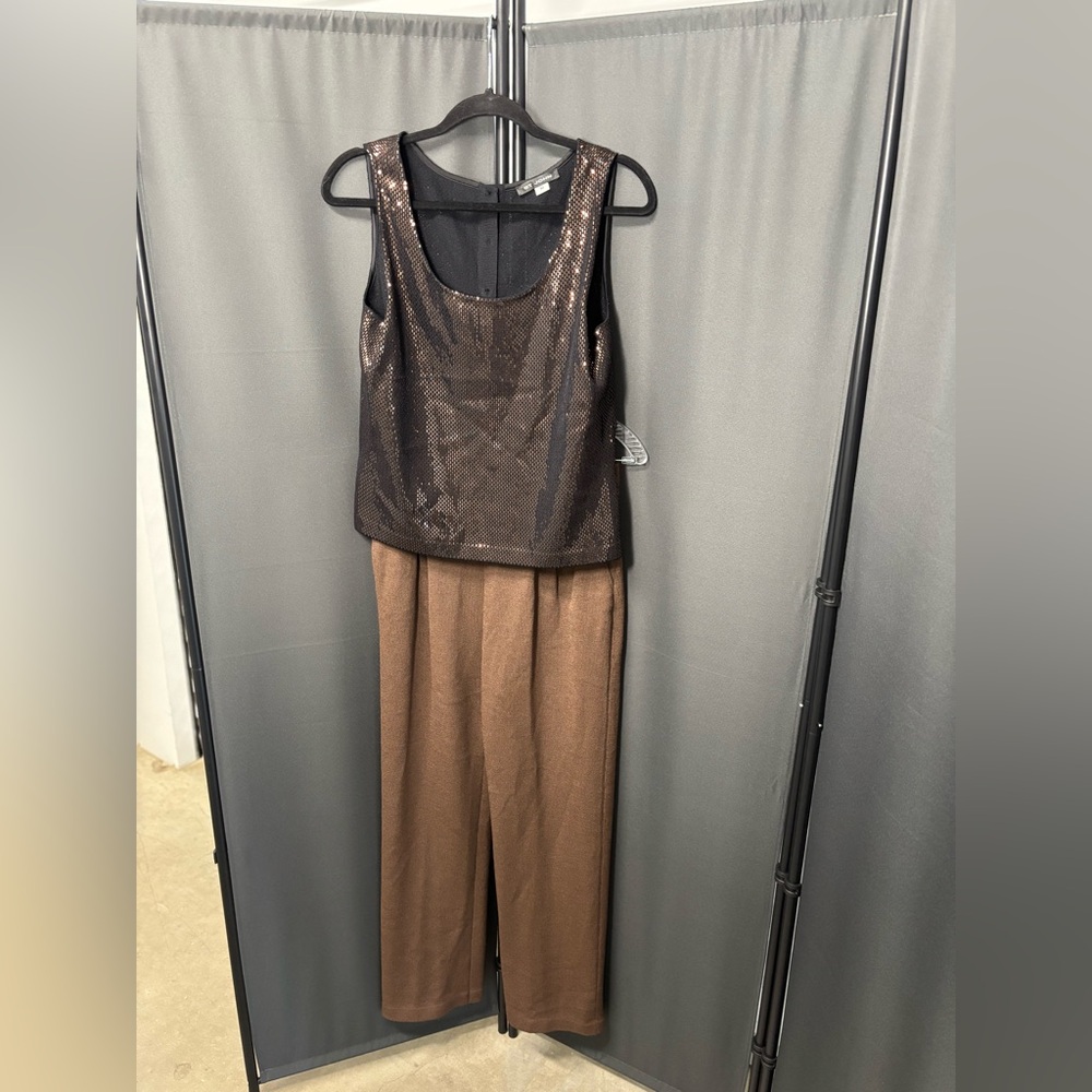 St. John Bronze Sequin Sleeveless Top - Size M - Picture 14 of 15